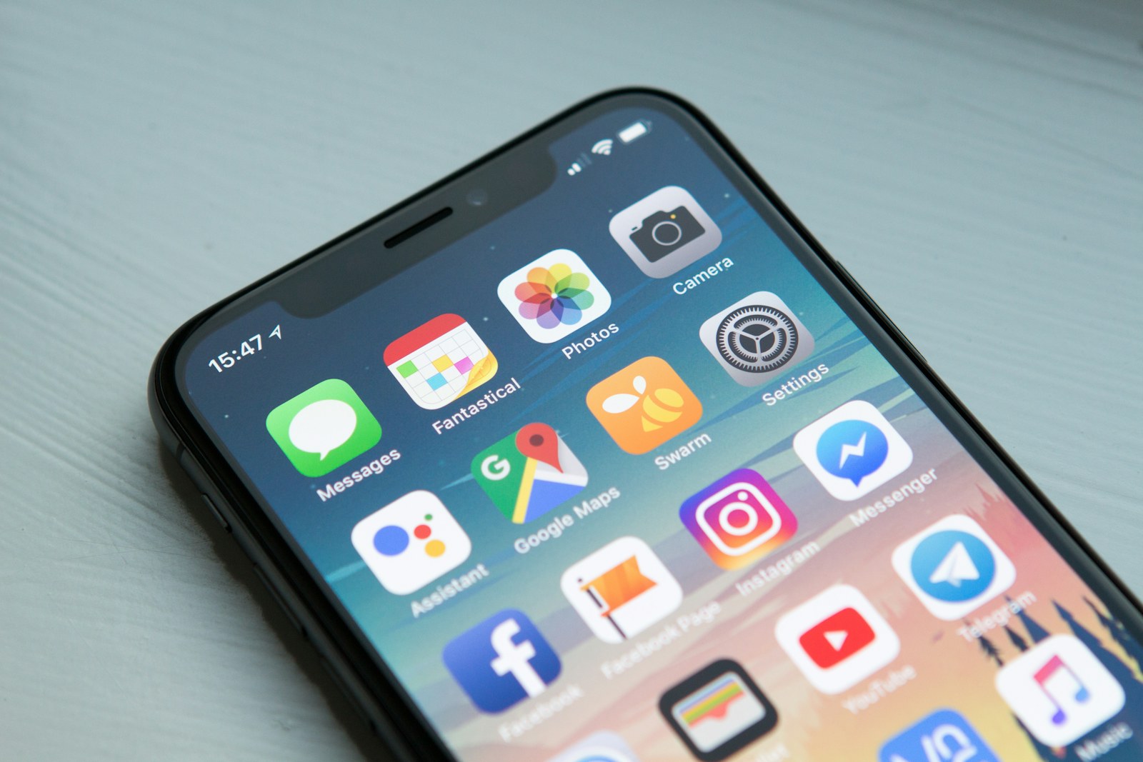 アプリ画面やスマートフォン向け機能を検討するイメージ